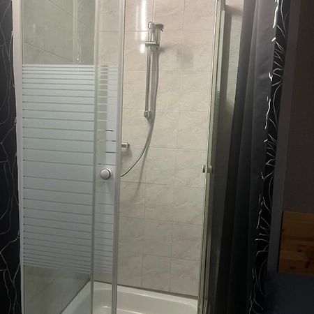 Hipokratios 3 Zimmer Mit Gemeinschaft Wc เฟือร์ท ภายนอก รูปภาพ